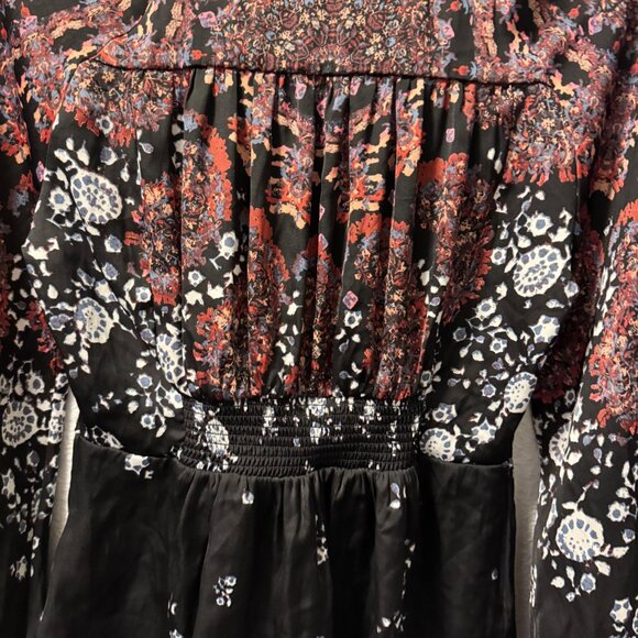 Free People blouse Sz S Long Sleeve Floral Blouse With Knot Front Design & V-Nec - Picture 12 of 12